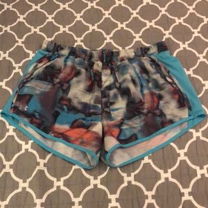 Under Armour shorts size large